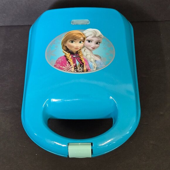 Disney Frozen Elsa Anna Blue Waffle Maker Nonstick Latching Handle DFR-5 - Picture 1 of 11